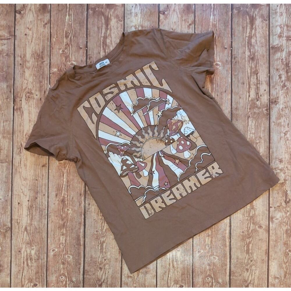 Ardene Brown "Cosmic Dreamer" Short Sleeve Graphic T-Shirt in Size M